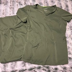 Healing Hands works scrub set